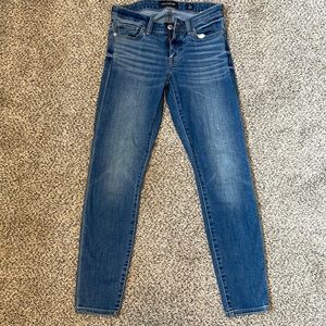 Hardly worn Lucky Jeans size 26 Regular